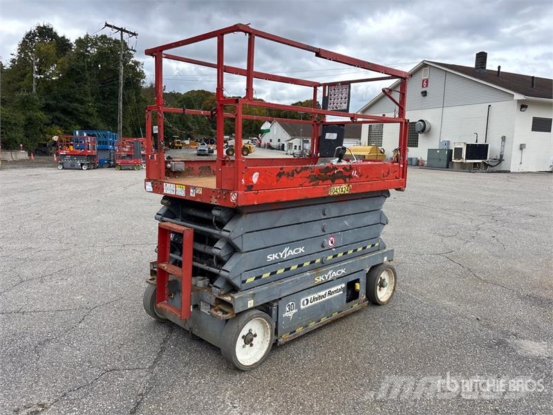 SkyJack SJIII-4632 Electric Scissor Lift Ollós emelők
