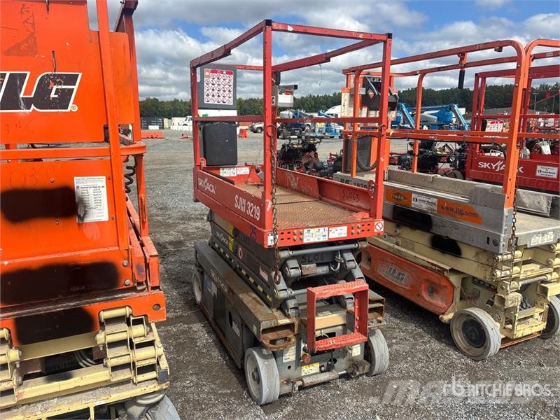 SkyJack SJIII3219 Electric Scissor Lift رافعات مقصية الشكل