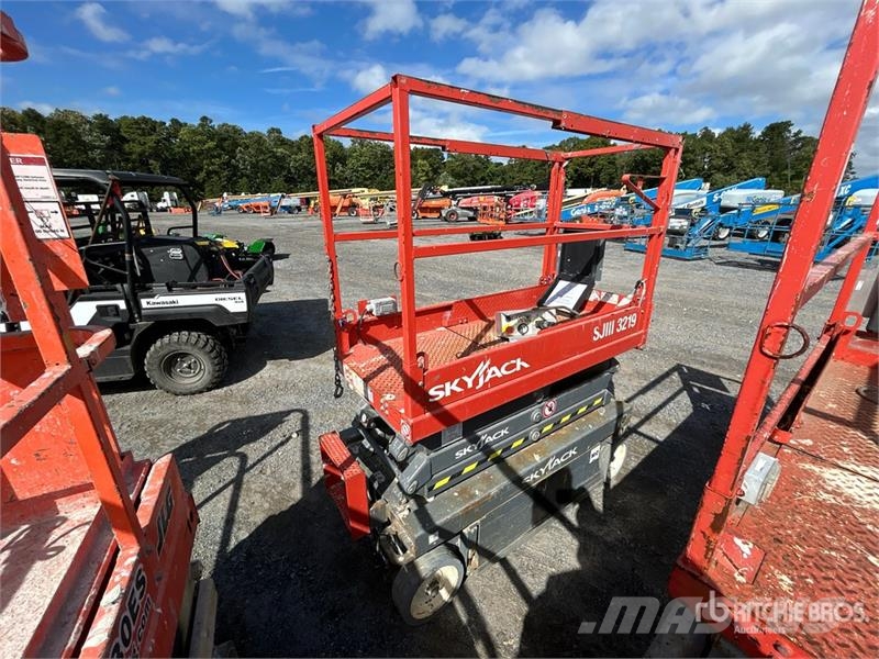 SkyJack SJIII3219 Scissor Lift Škarjaste dvižne ploščadi