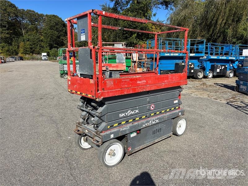 SkyJack SJIII3226 Electric Scissor Lift Scissor lifts
