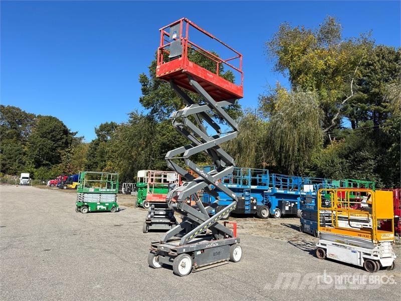 SkyJack SJIII3226 Scissor Lift Scissor lifts