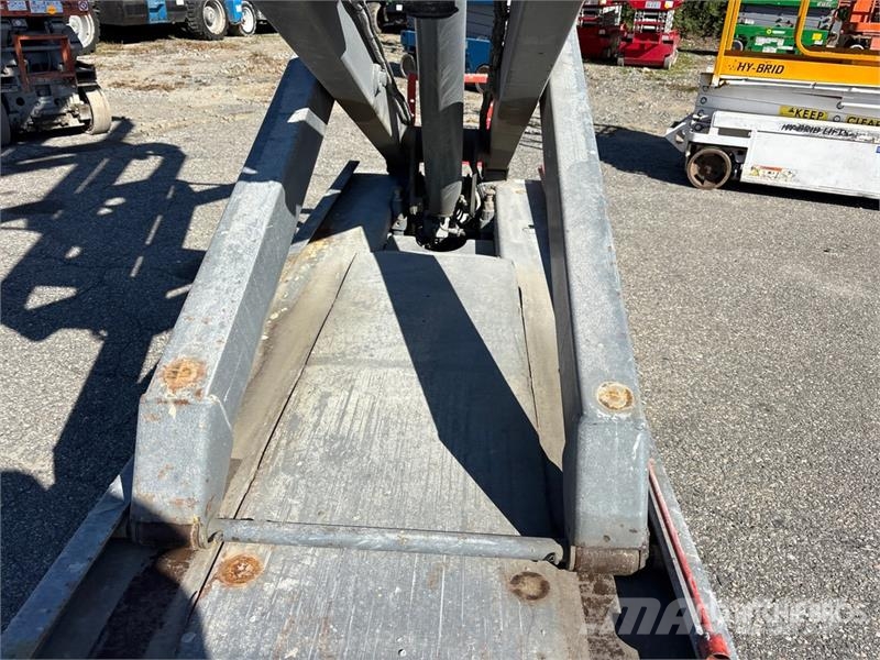 SkyJack SJIII3226 Scissor Lift Scissor lifts