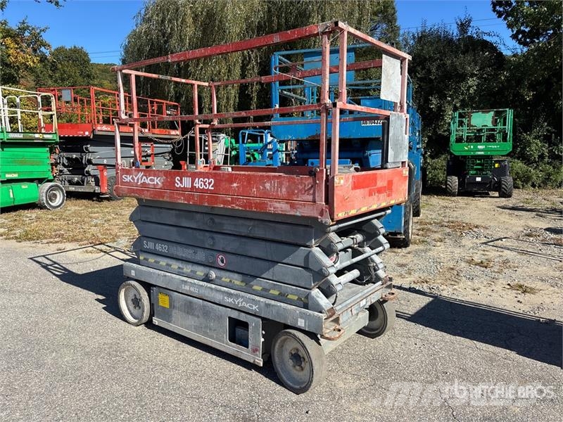 SkyJack SJIII4632 Electric Scissor Lift Scissor lifts