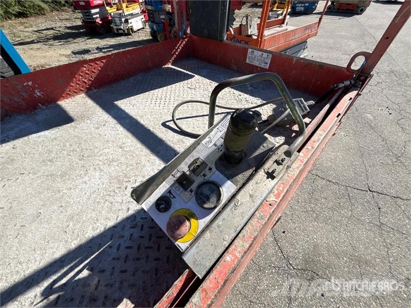 SkyJack SJIII4632 Electric Scissor Lift Scissor lifts