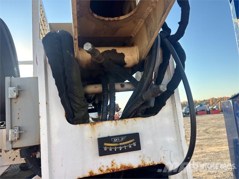 Skylift Patriot 50 Crawler Carrier Digger Derrick Other