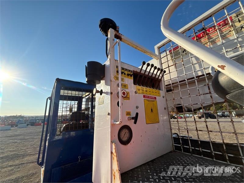 Skylift Patriot 50 Crawler Carrier Digger Derrick Other