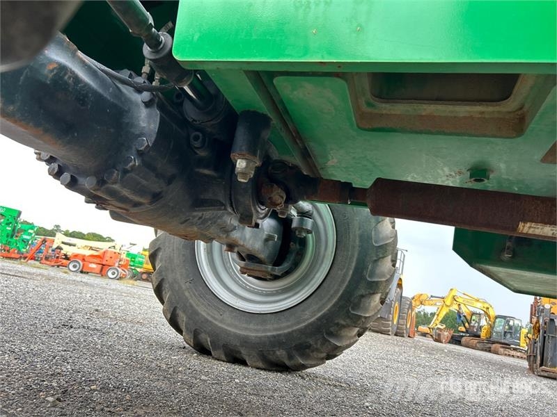 SkyTrak 6042 Telescopic handlers