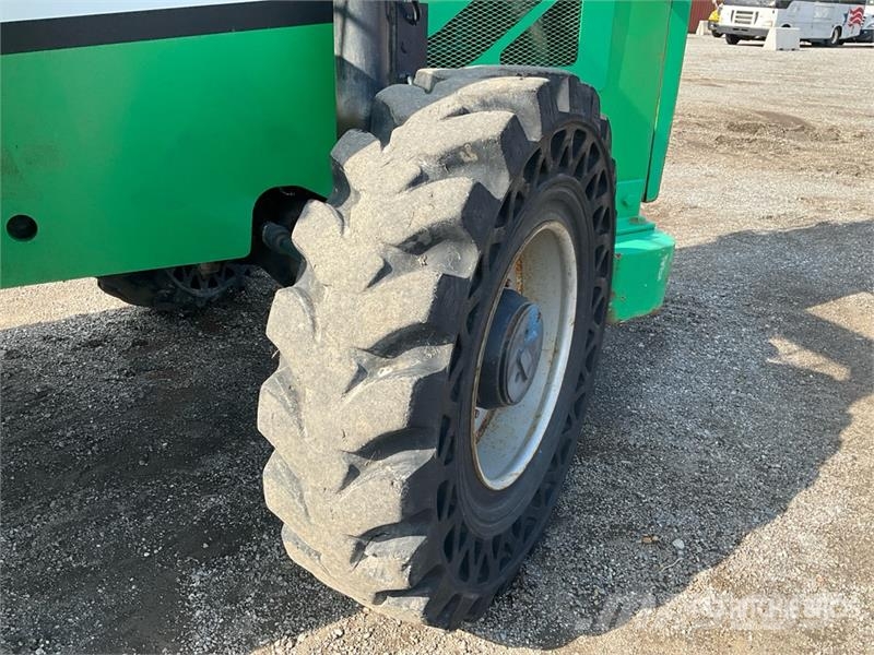 SkyTrak 6042 Telescopic handlers