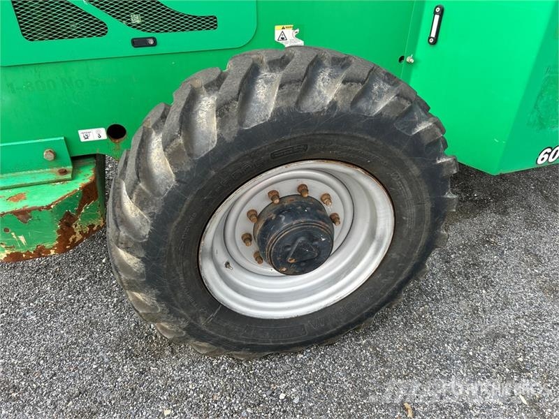 SkyTrak 6042 Telescopic handlers