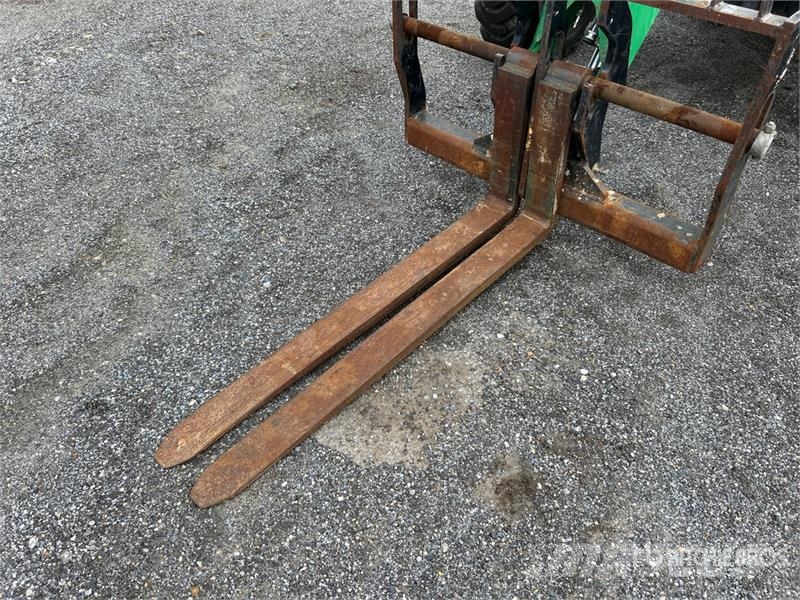 SkyTrak 6042 Telescopic handlers