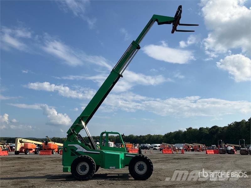 SkyTrak 6042 Telescopic handlers