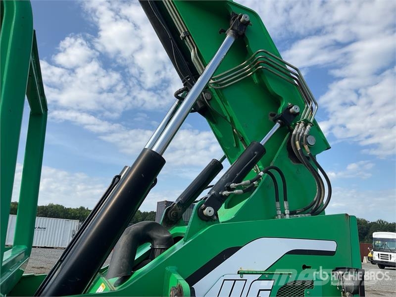 SkyTrak 6042 Telescopic handlers