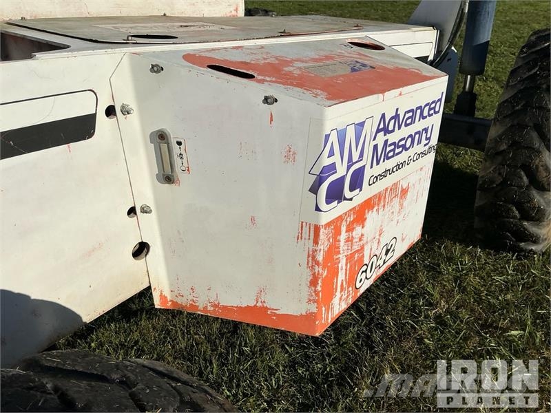 SkyTrak 6042 Kurottajat