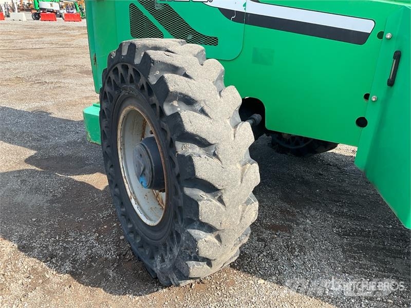 SkyTrak 6042 Telescopic handlers