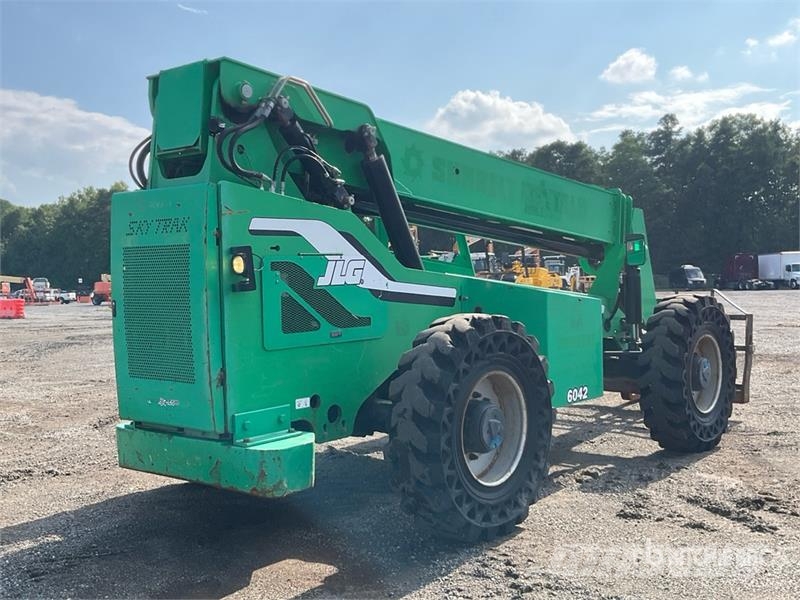 SkyTrak 6042 Telescopic handlers