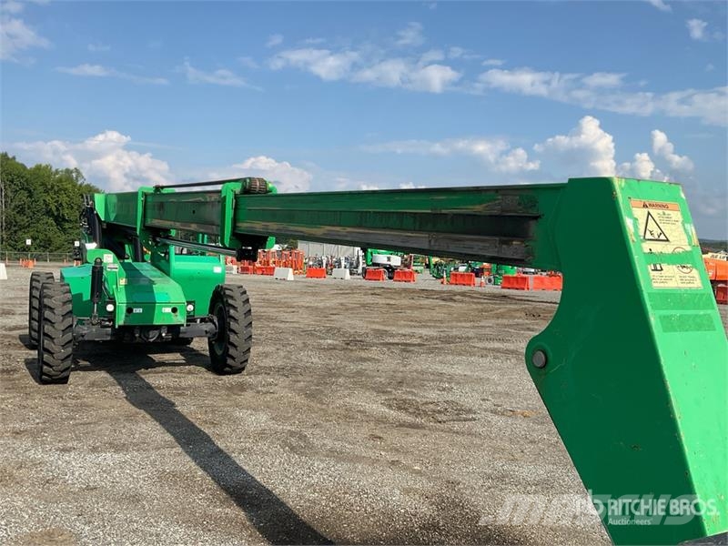 SkyTrak 6042 Telescopic handlers
