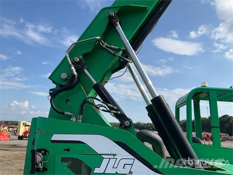 SkyTrak 6042 Telescopic handlers