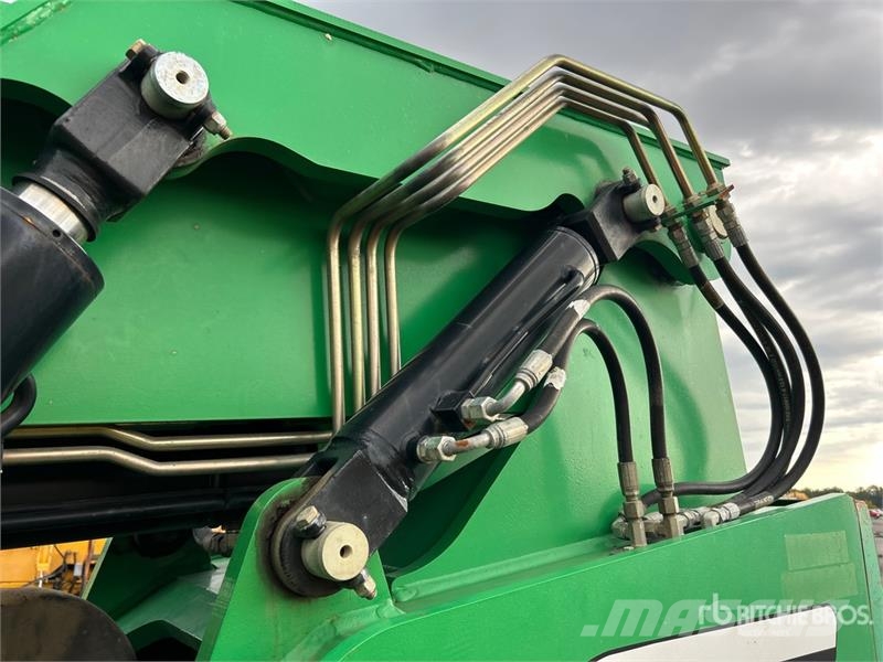SkyTrak 6042 Telescopic handlers