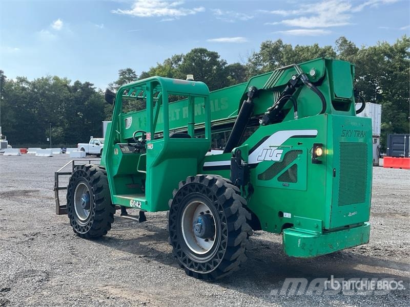 SkyTrak 6042 Telescopic handlers