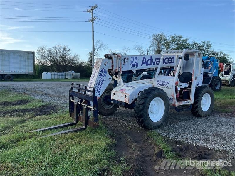 SkyTrak 6042 Telescopic handlers
