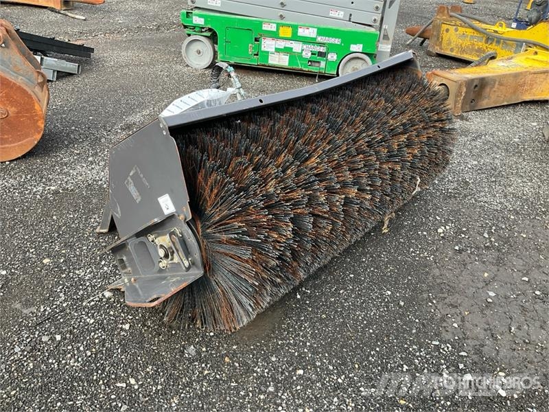 Stanley 22072MH-0022 72 in Skid Steer Broom Borstar & borstskopor