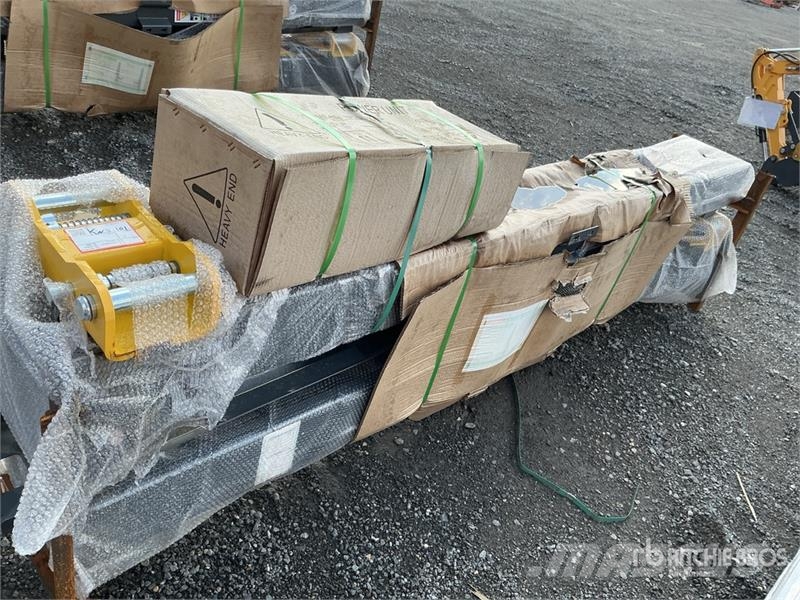STARVOX JL830 2 Post 10000 lb Vehicle Lift (Unused Sonstige Baumaschinen