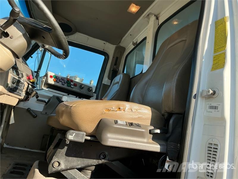 Sterling L8500 4x2 Snow Plow Truck Pilsētas atkritumvedēji