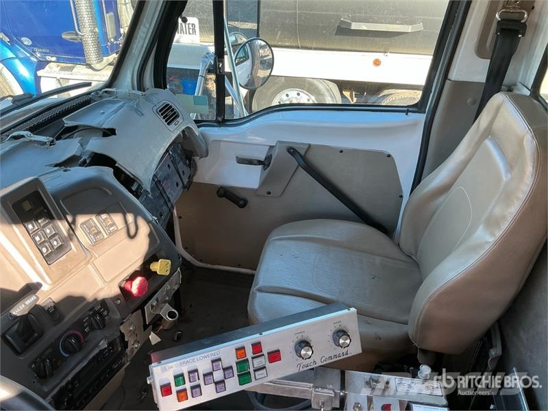 Sterling L8500 4x2 Snow Plow Truck Pilsētas atkritumvedēji