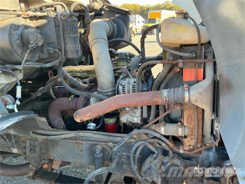 Sterling L8500 4x2 Snow Plow Truck Pilsētas atkritumvedēji