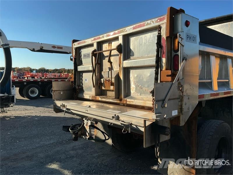 Sterling L8500 4x2 Snow Plow Truck Pilsētas atkritumvedēji