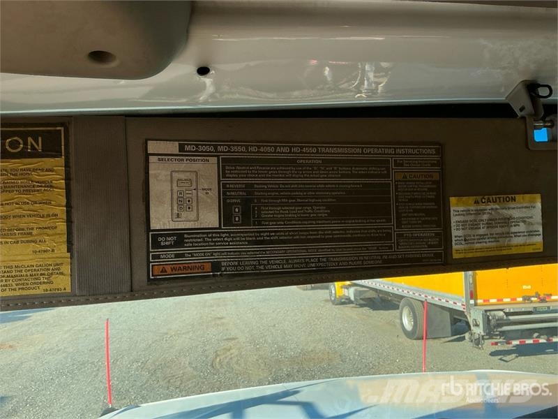 Sterling L8500 4x2 Snow Plow Truck Pilsētas atkritumvedēji