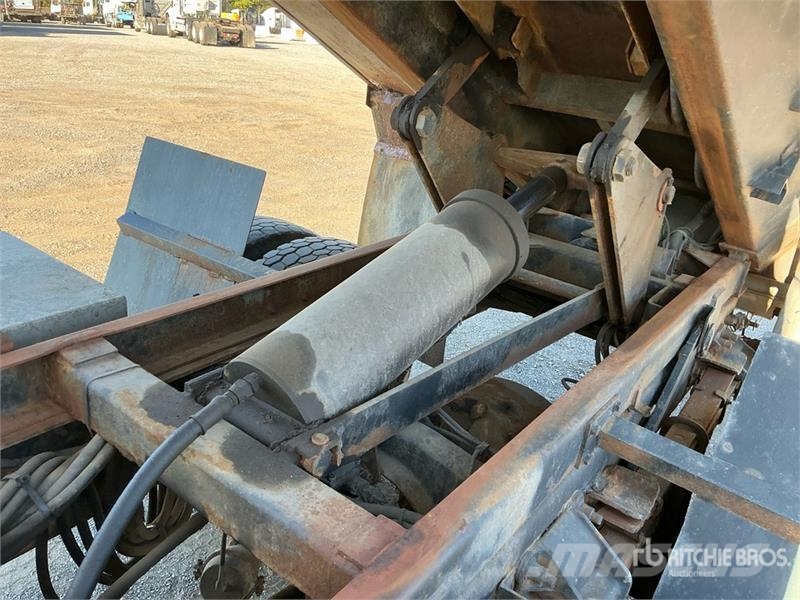 Sterling L8500 4x2 Snow Plow Truck Pilsētas atkritumvedēji