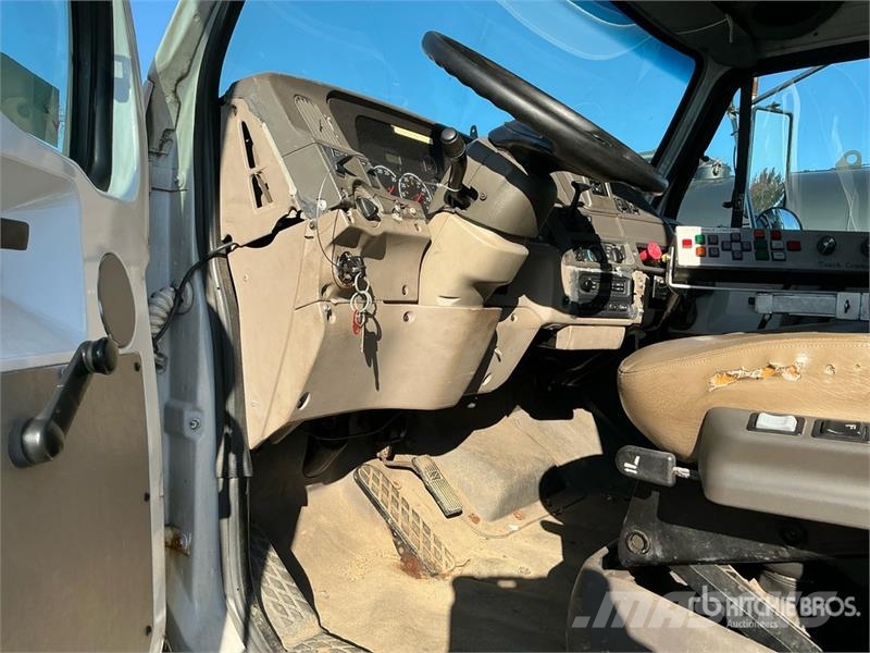 Sterling L8500 4x2 Snow Plow Truck Pilsētas atkritumvedēji