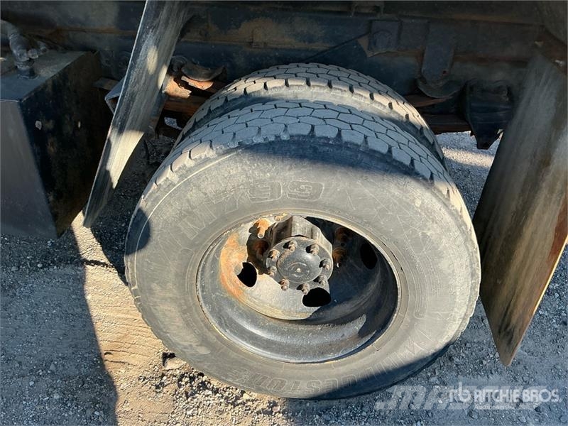 Sterling L8500 4x2 Snow Plow Truck Pilsētas atkritumvedēji