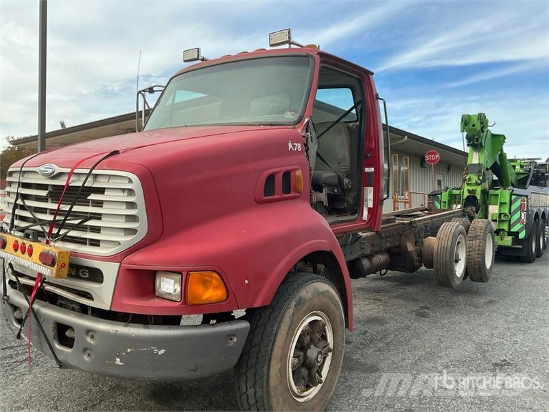 Sterling L8513 6x4 Cab and Chassis キャビン及び内装