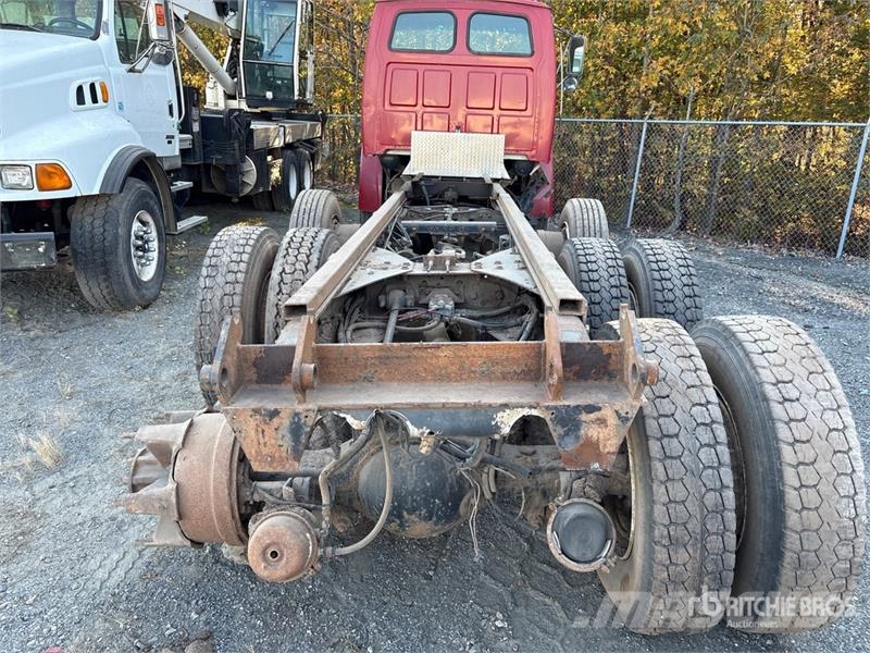 Sterling L8513 6x4 Cab and Chassis キャビン及び内装