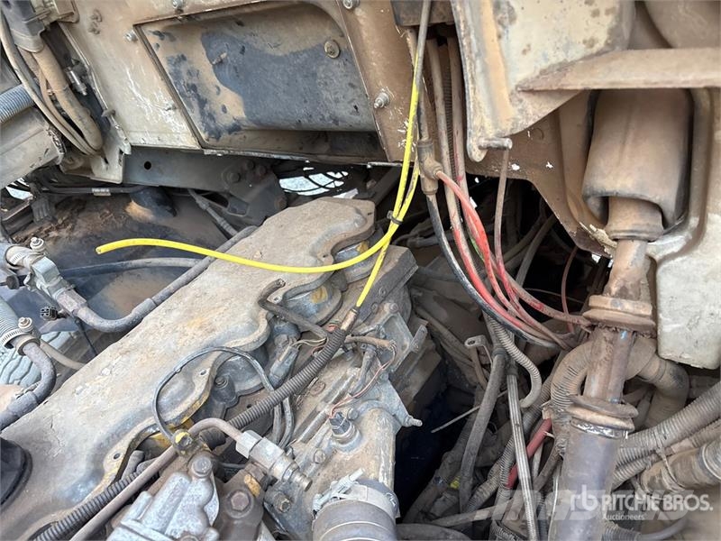 Sterling L8513 6x4 Cab and Chassis キャビン及び内装