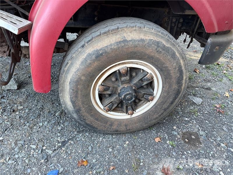 Sterling L8513 6x4 Cab and Chassis キャビン及び内装
