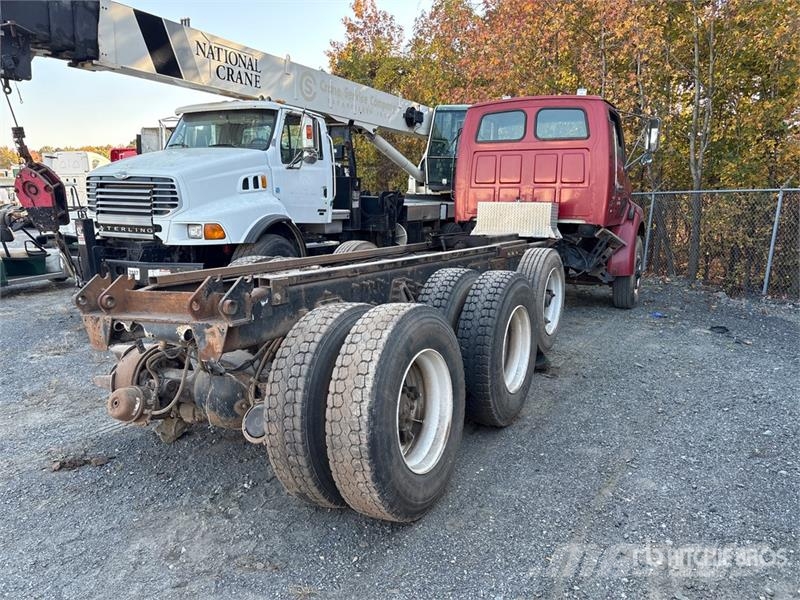 Sterling L8513 6x4 Service Truck キャビン及び内装