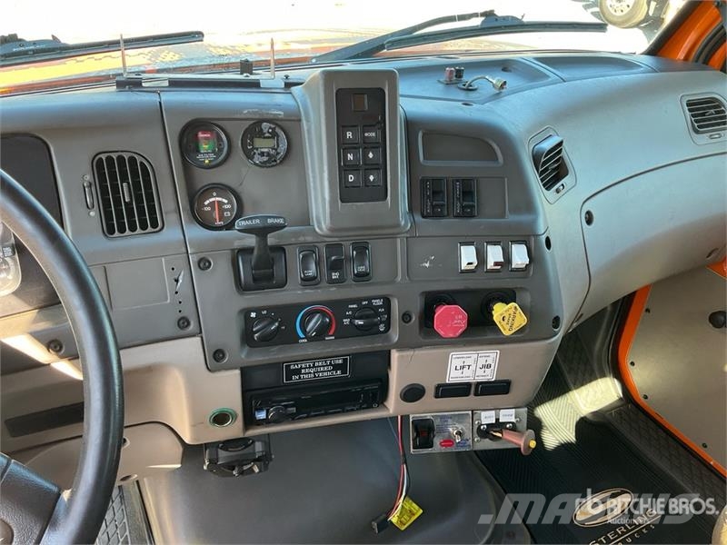 Sterling L9500 6x4 Hooklift Truck w/ Hiab Knuckle Boom Camiones polibrazo