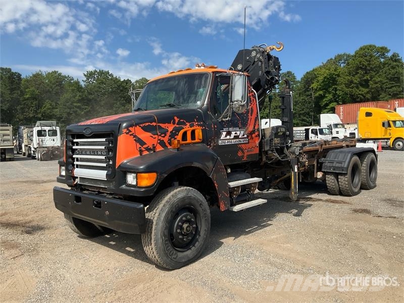 Sterling L9500 6x4 Hooklift Truck w/ Hiab Knuckle Boom Camiones polibrazo