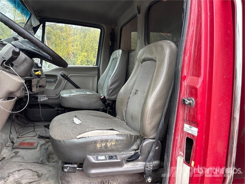 Sterling LT8500 Sora- ja kippiautot