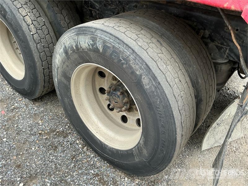 Sterling LT9500 Camion ribaltabili