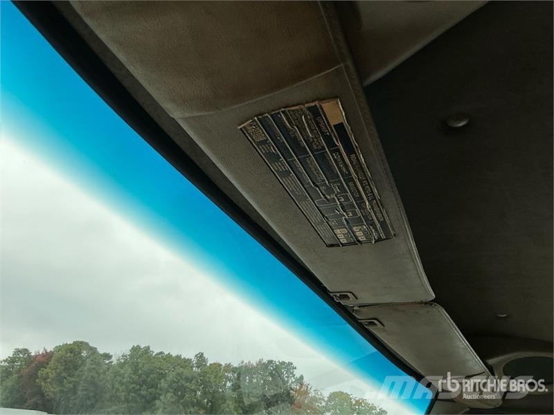 Sterling LT9500 Camion ribaltabili