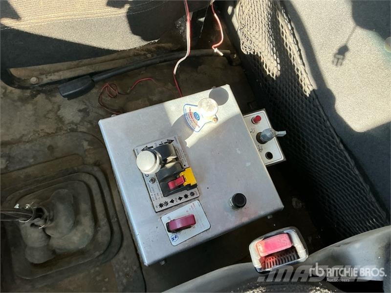Sterling LT9500 Самоскиди
