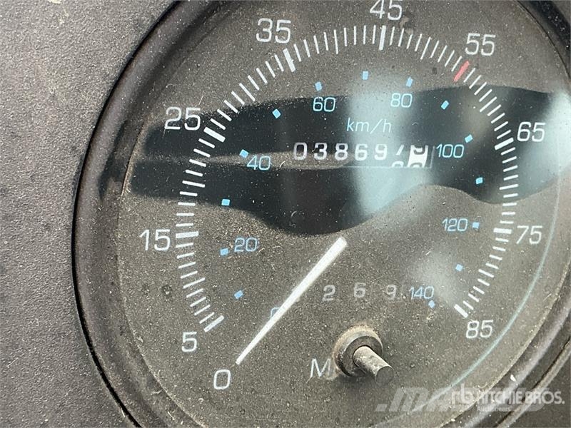 Sterling SC8000 Utcaseprő teherautók