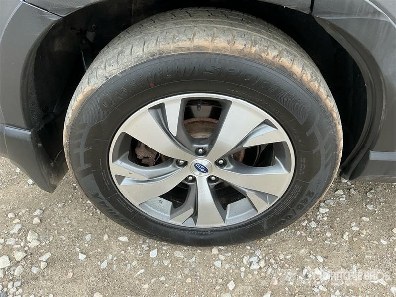 Subaru Ascent AWD SUV Avtomobili