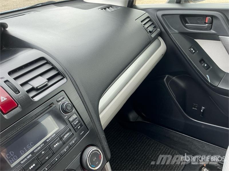 Subaru Forester AWD SUV Avtomobili