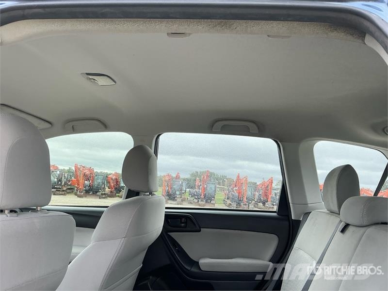Subaru Forester AWD SUV Avtomobili