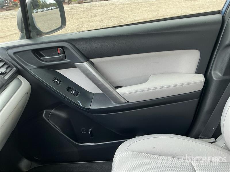 Subaru Forester AWD SUV Avtomobili